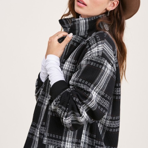 NWT Black and White Plaid Bomber Jacket - Picture 5 of 7